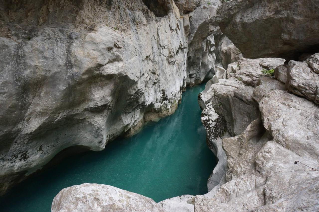 Le Romarin-Topdestination-Aups Exteriör bild
